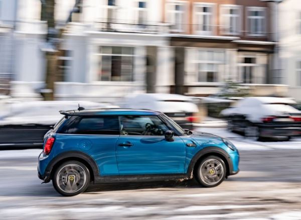 Электрический Mini Cooper SE: в России от 3.600.000 руб.